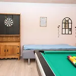 6 Person In *